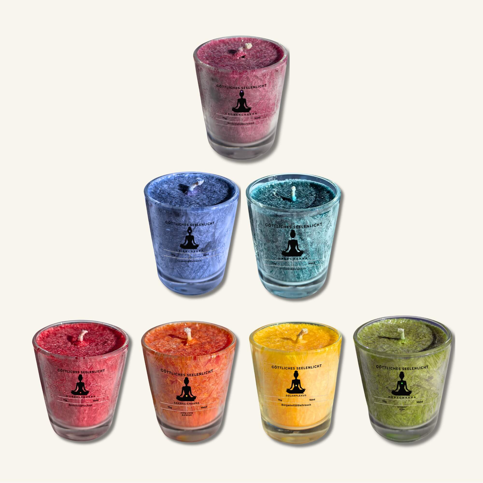 7 handgegossene Chakrenkerzen im Set mit ätherischen Ölen in den Farben Rot, Orange, Gelb, Grün, Türkis, Blau und Violett